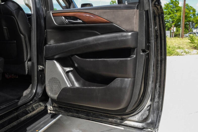 2018 Cadillac Escalade ESV Luxury