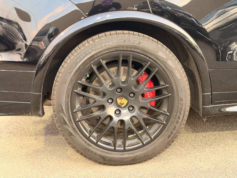 2016 Porsche Cayenne GTS