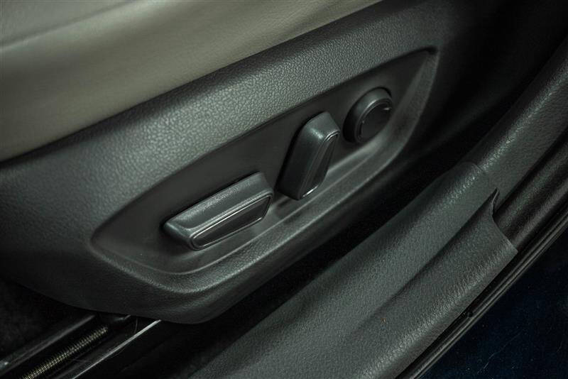 2020 Toyota Camry Hybrid SE