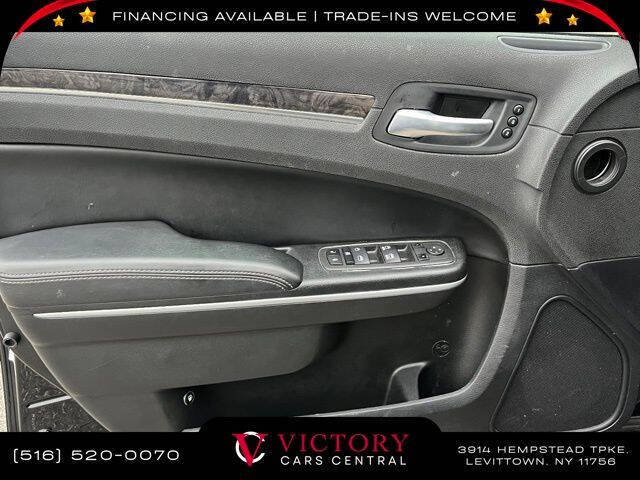 2023 Chrysler 300 Touring L