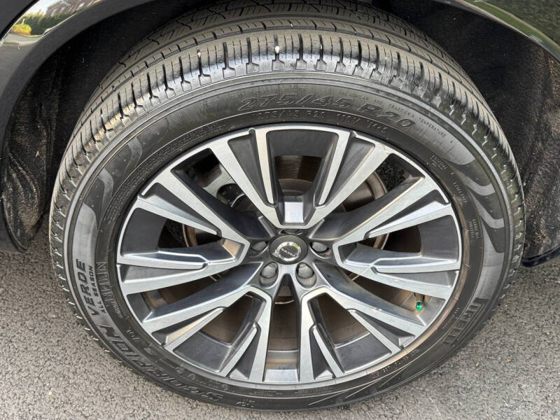 2022 Volvo XC90 T5 Momentum