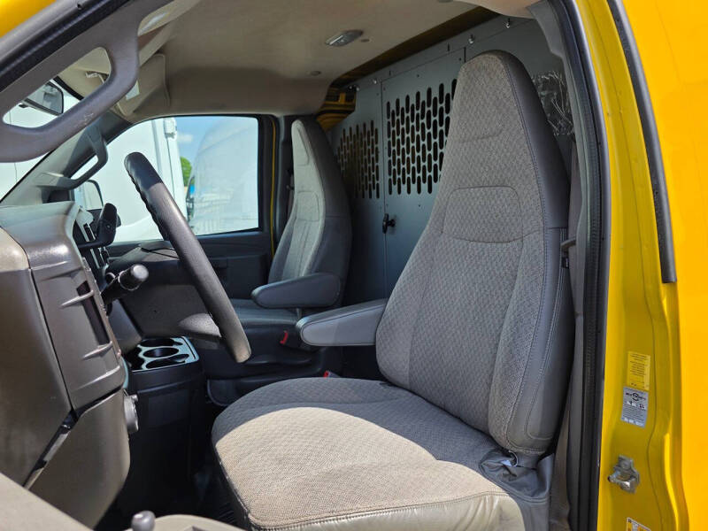 2022 Chevrolet Express 2500