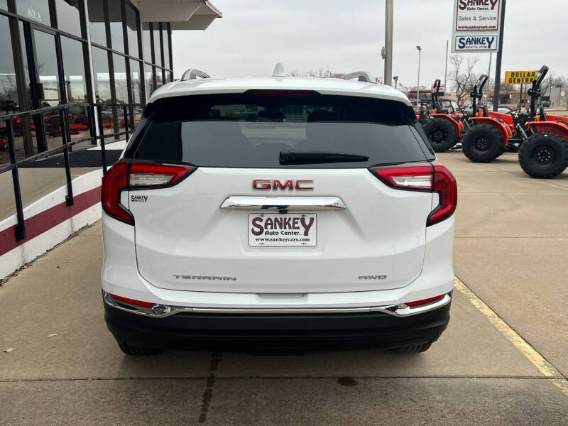 2024 GMC Terrain SLT