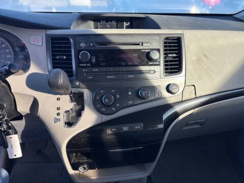2012 Toyota Sienna