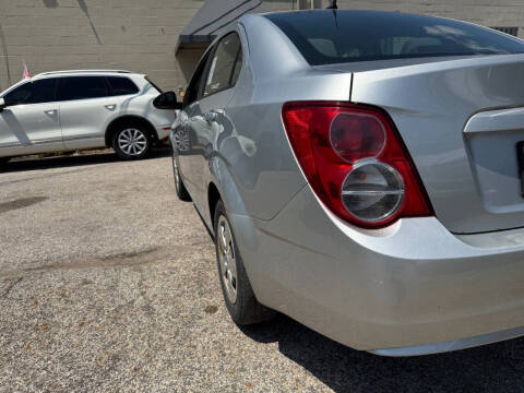 2013 Chevrolet Sonic LS Auto