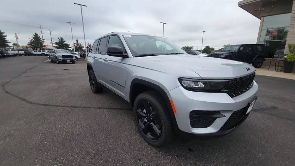 2024 Jeep Grand Cherokee for sale at Victoria Auto Sales in Victoria, MN