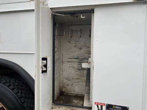 2007 Freightliner M2 106