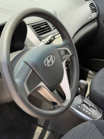 2017 Hyundai Accent SE