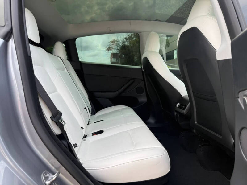 2025 Tesla Model Y Performance