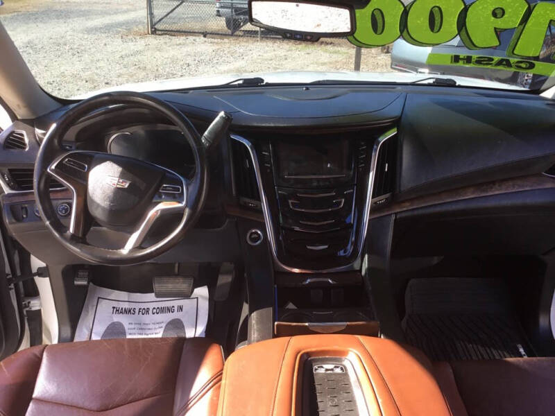 2016 Cadillac Escalade Luxury Collection