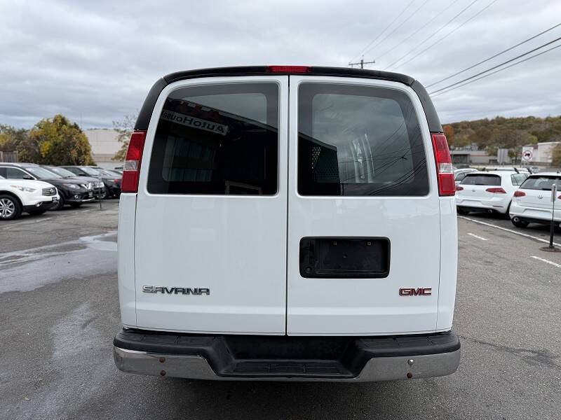 2017 GMC Savana 2500