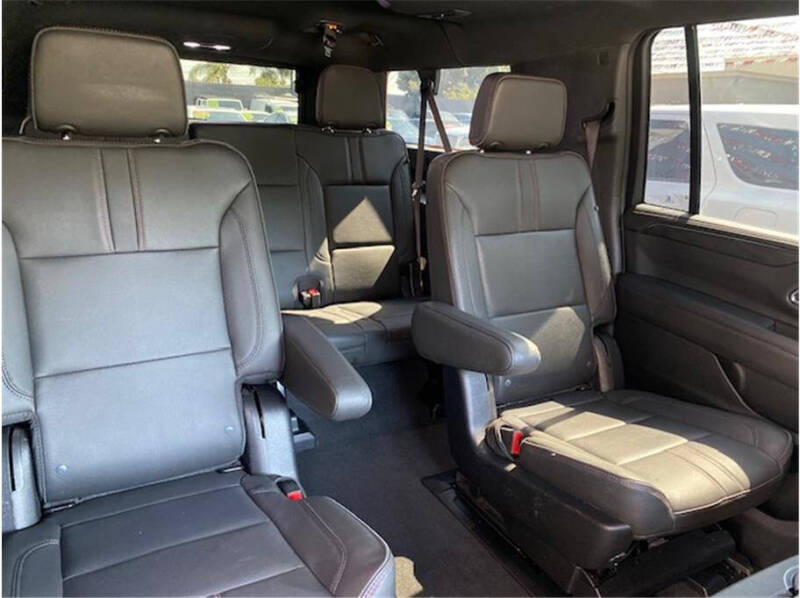 2022 Chevrolet Suburban RST