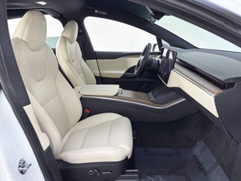 2023 Tesla Model X Standard Range