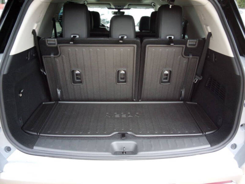 2025 Nissan Pathfinder Platinum