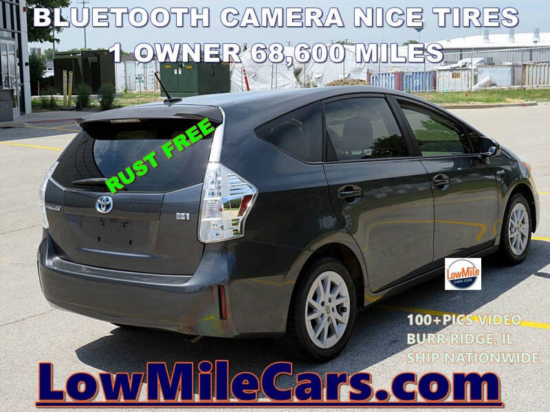2014 Toyota Prius v Two