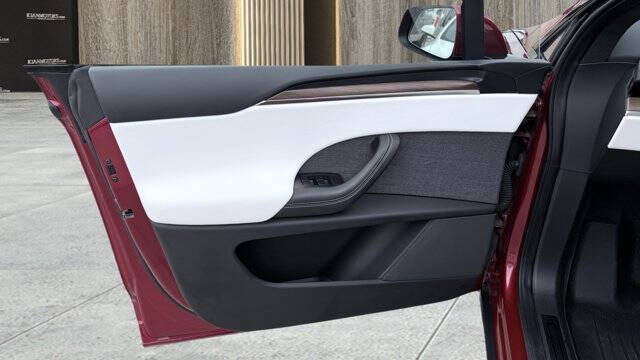2023 Tesla Model X Standard Range