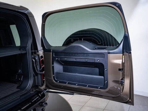 2025 Land Rover Defender 110 P500 X-Dynamic SE