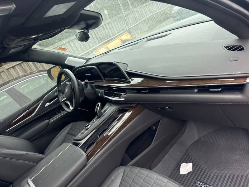 2024 Cadillac Escalade ESV Sport Platinum