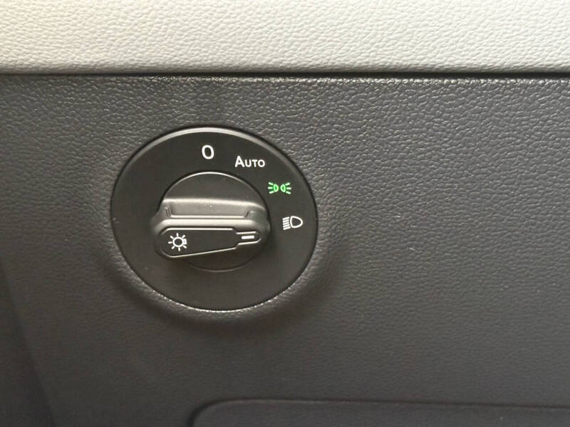 2024 Volkswagen Taos SEL 4Motion