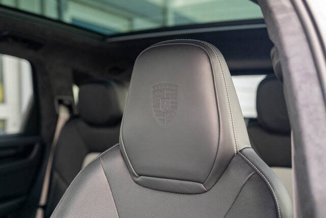 2022 Porsche Cayenne 18