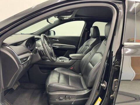 2022 Cadillac XT4 Premium Luxury