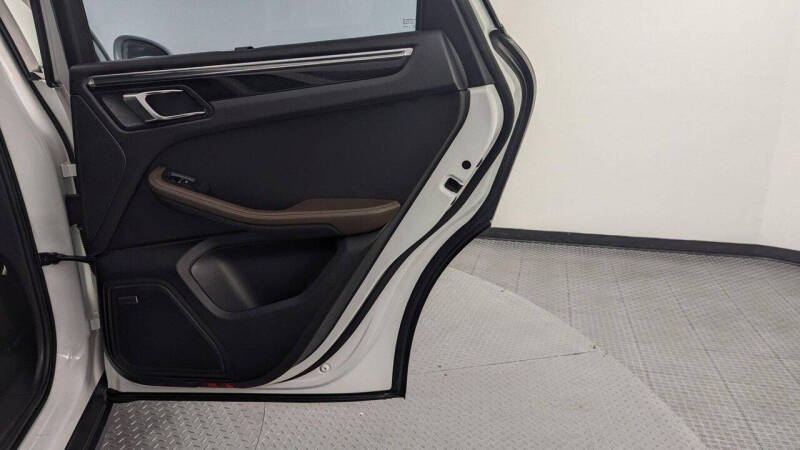 2015 Porsche Macan S