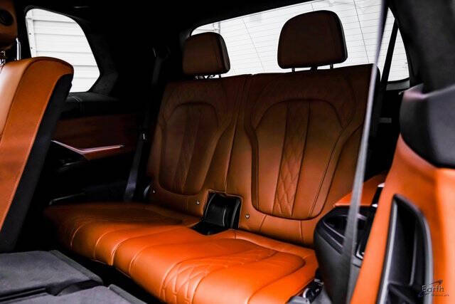 2023 BMW X7 M60i