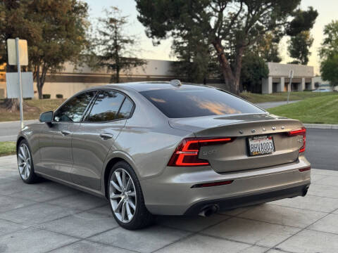 2019 Volvo S60 T5 Momentum