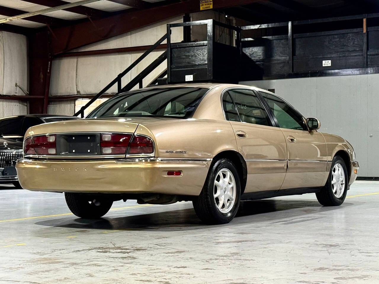 2000 Buick Park Avenue for sale at Carnival Car Company in Victoria, TX