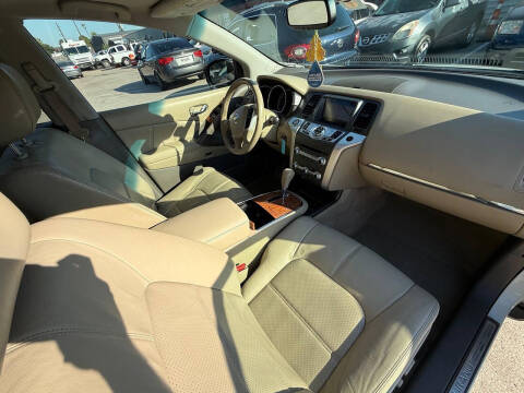 2011 Nissan Murano LE