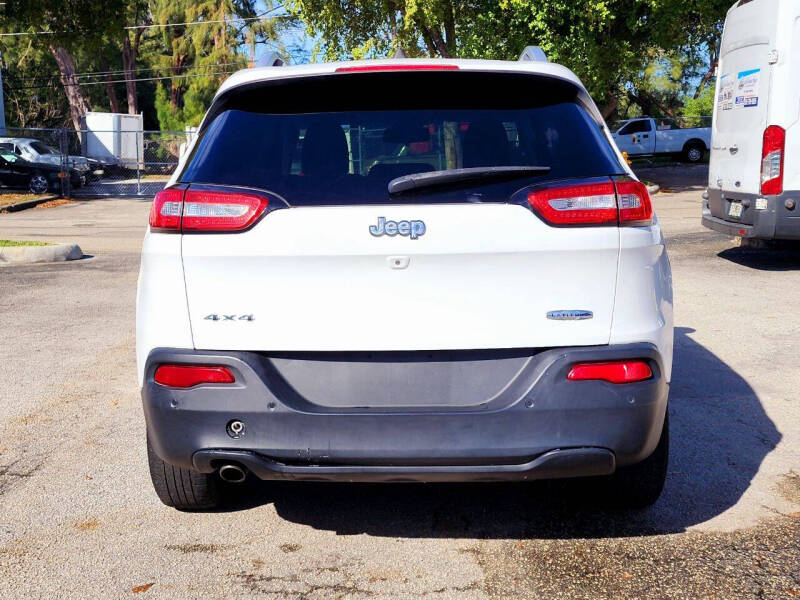 2016 Jeep Cherokee Latitude Altitude