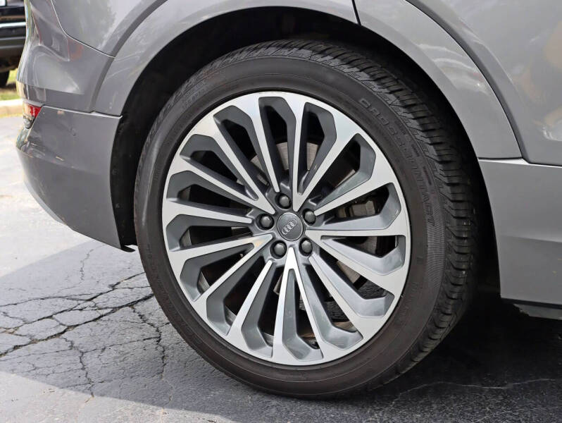 2019 Audi e-tron quattro Prestige