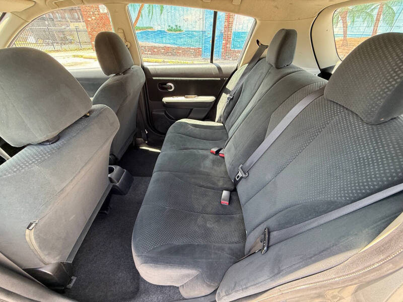 2012 Nissan Versa 1.8 S