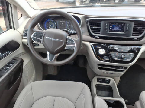 2017 Chrysler Pacifica Touring