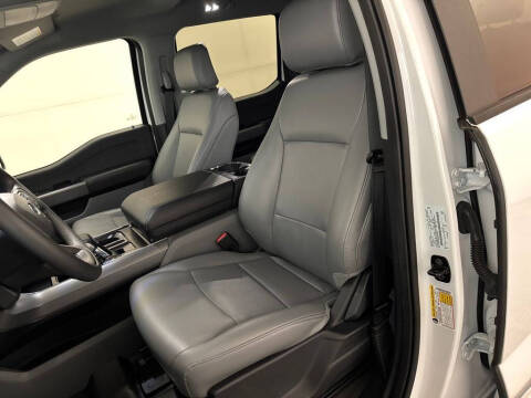 2025 Ford F-150 Lightning Pro