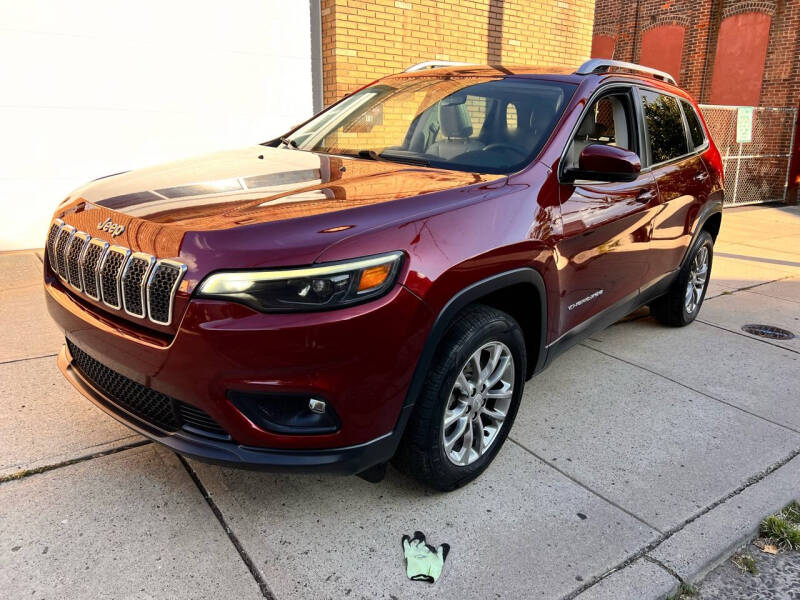 2020 Jeep Cherokee Latitude Plus photo 2