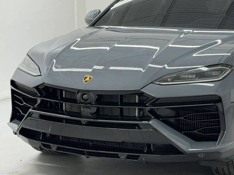 2025 Lamborghini Urus SE