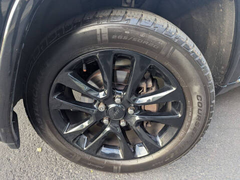 2019 Jeep Grand Cherokee Laredo