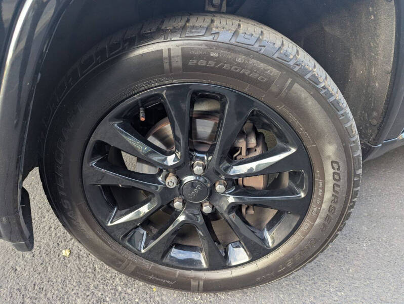 2019 Jeep Grand Cherokee Laredo