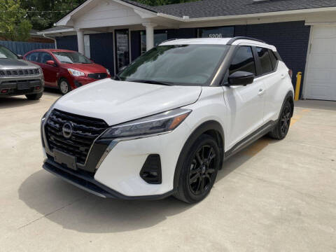 2023 Nissan Kicks SR