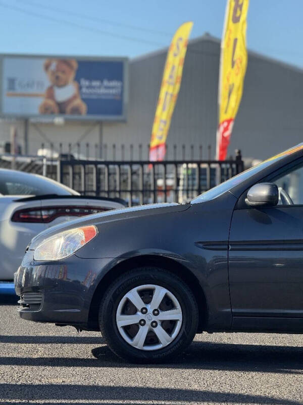 2011 Hyundai Accent GLS