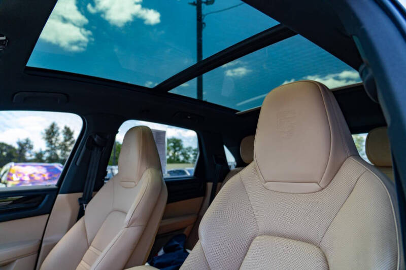 2019 Porsche Cayenne E-Hybrid