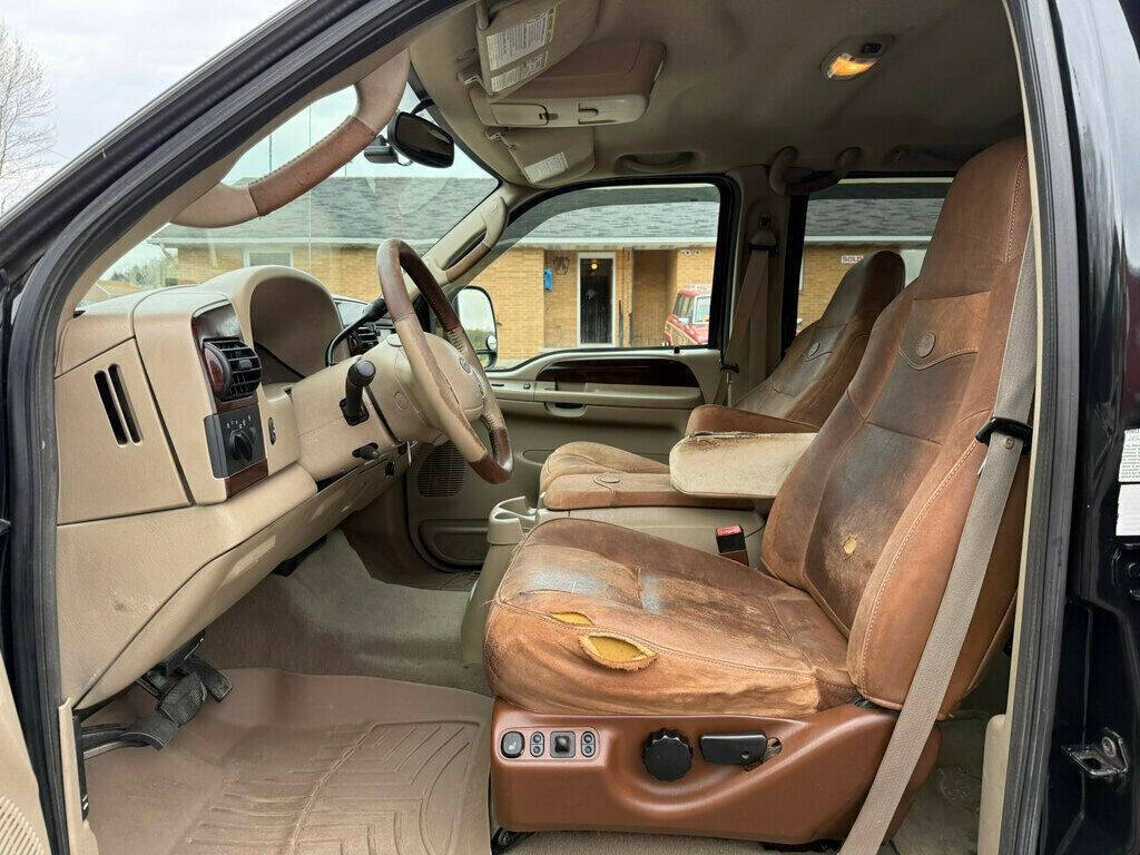 2005 Ford F-350 Super Duty 23
