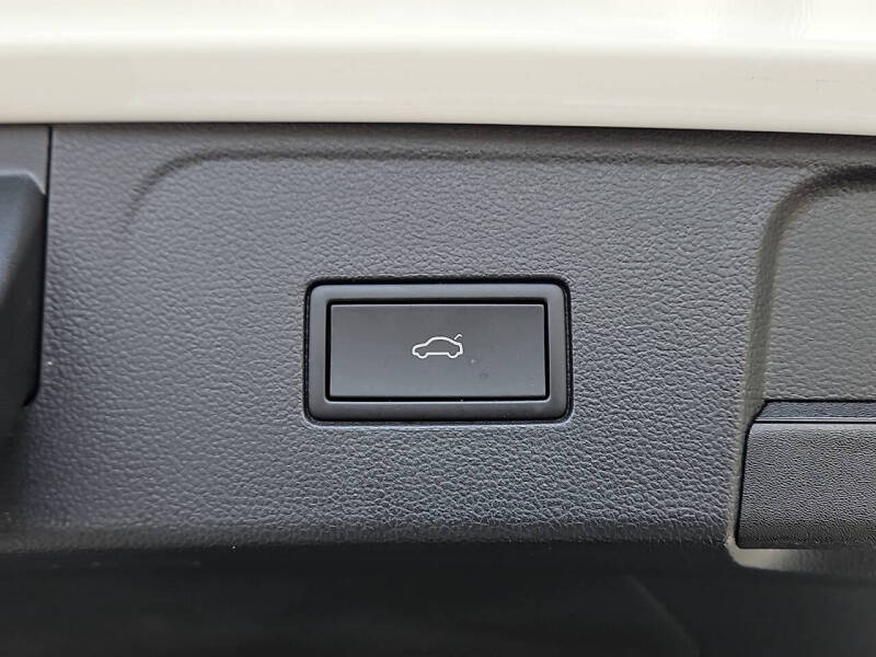 2025 Volkswagen Atlas SE