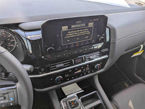 2025 Nissan Pathfinder SL