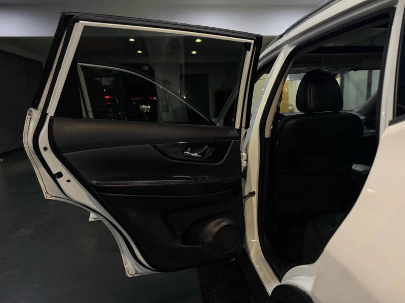 2017 Nissan Rogue Hybrid