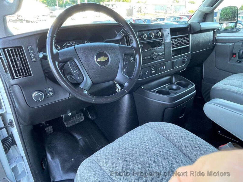 2022 Chevrolet Express 2500