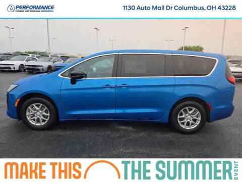 2027 Chrysler Pacifica Select