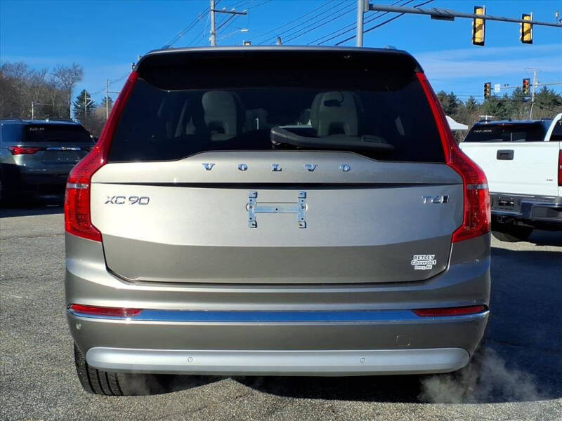 2022 Volvo XC90 T6 Inscription 6-Passenger