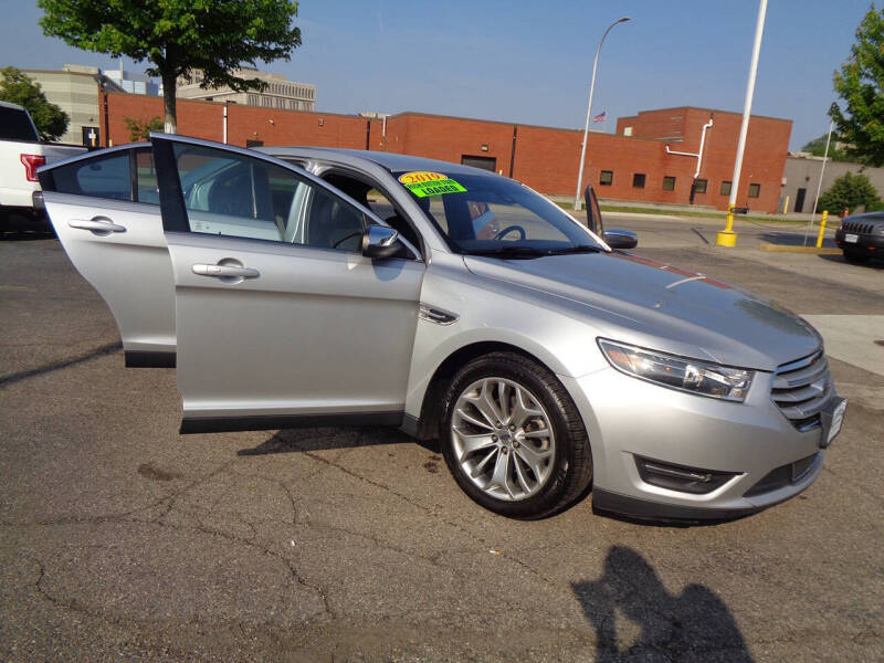 2019 Ford Taurus Limited